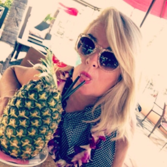 Meet your Posher, Kathy - Picture 3 of 3